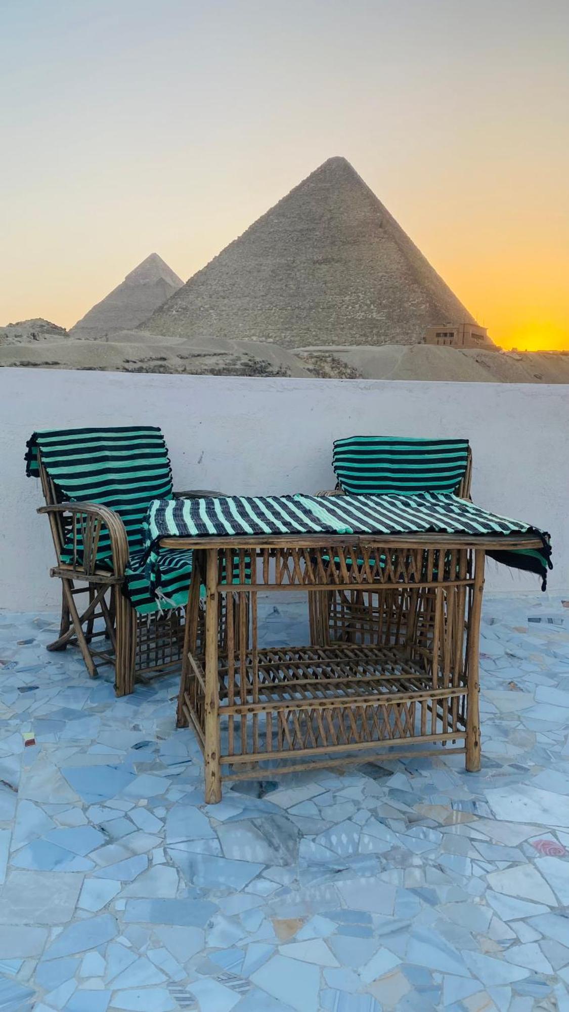 Alba Pyramids View Apartahotel